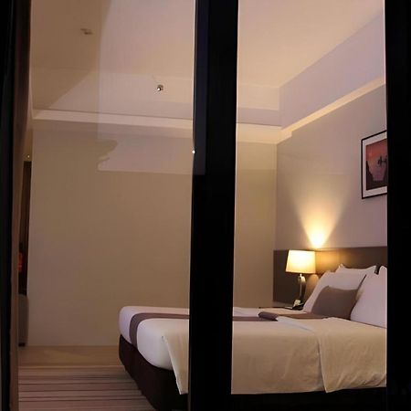 Sequoia Hotel Кесон-Сити Экстерьер фото