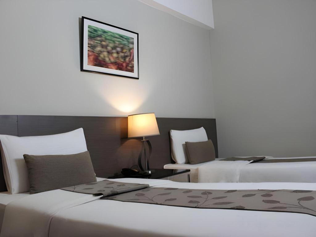 Sequoia Hotel Кесон-Сити Экстерьер фото