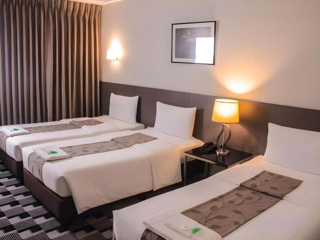 Sequoia Hotel Кесон-Сити Экстерьер фото