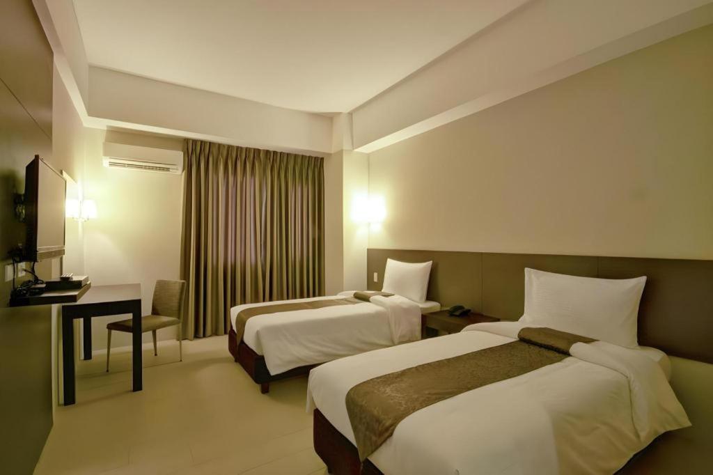 Sequoia Hotel Кесон-Сити Экстерьер фото
