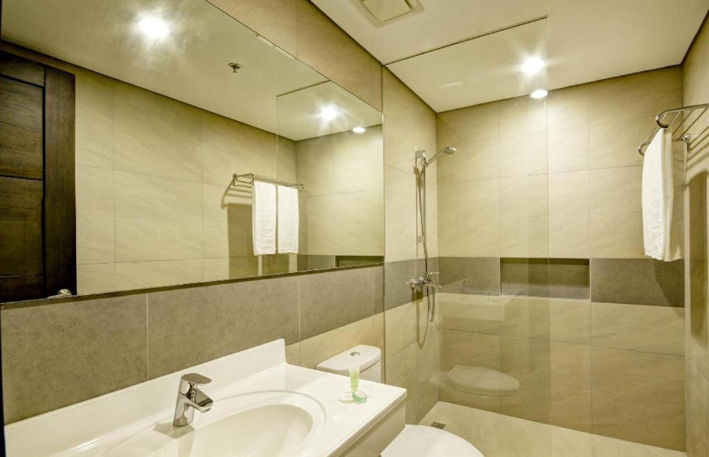 Sequoia Hotel Кесон-Сити Экстерьер фото